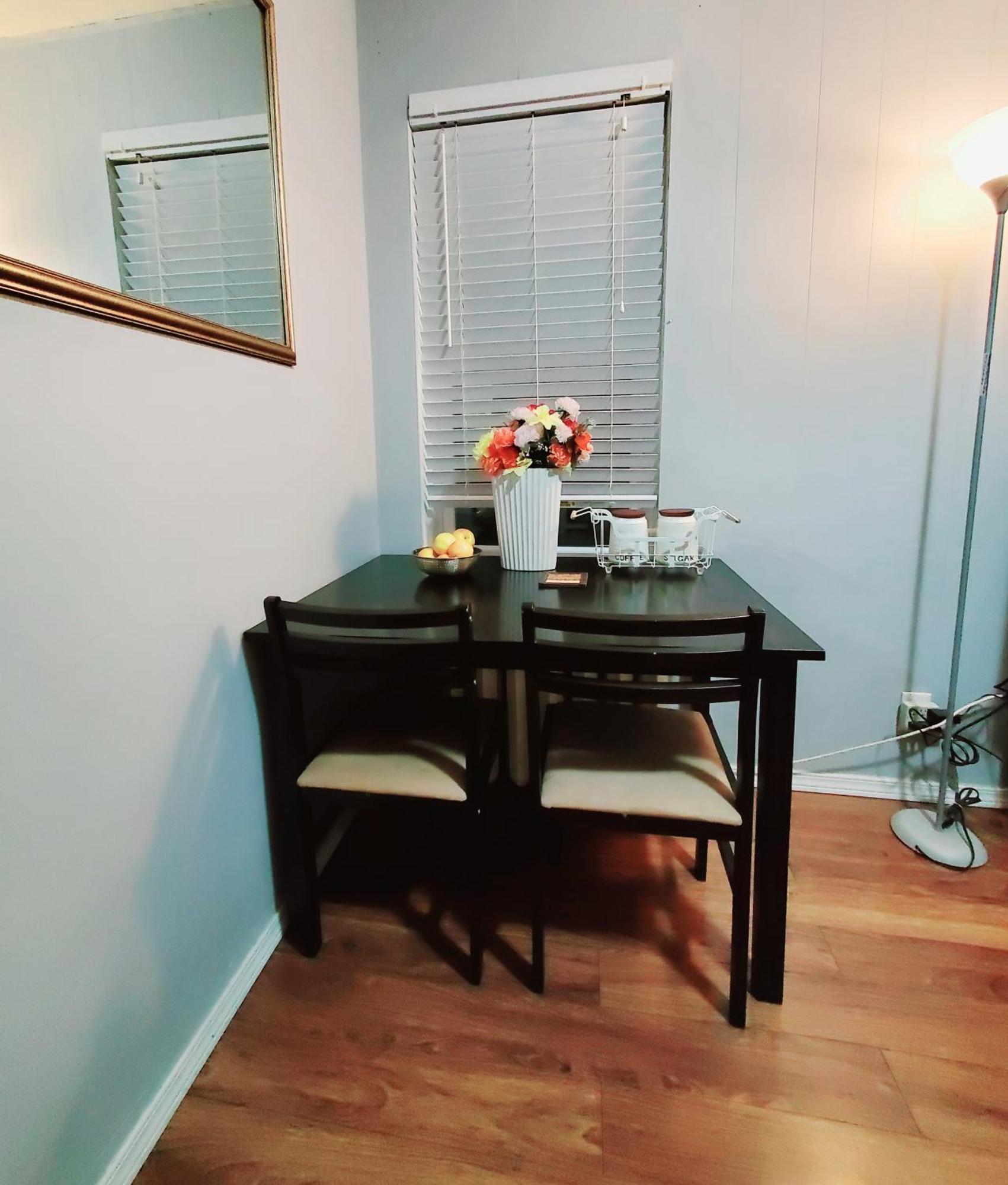 Merj'S Guest House In Wolesly Winnipeg Quarto foto